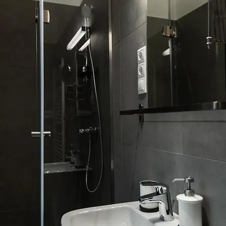 Bpr Downtown Gemstone * Budapešť